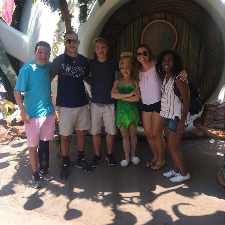 Check out these @fblapblatuva members enjoying @disneyland! #NLC17PBL #fblapbl75 ift.tt/2t7wezU