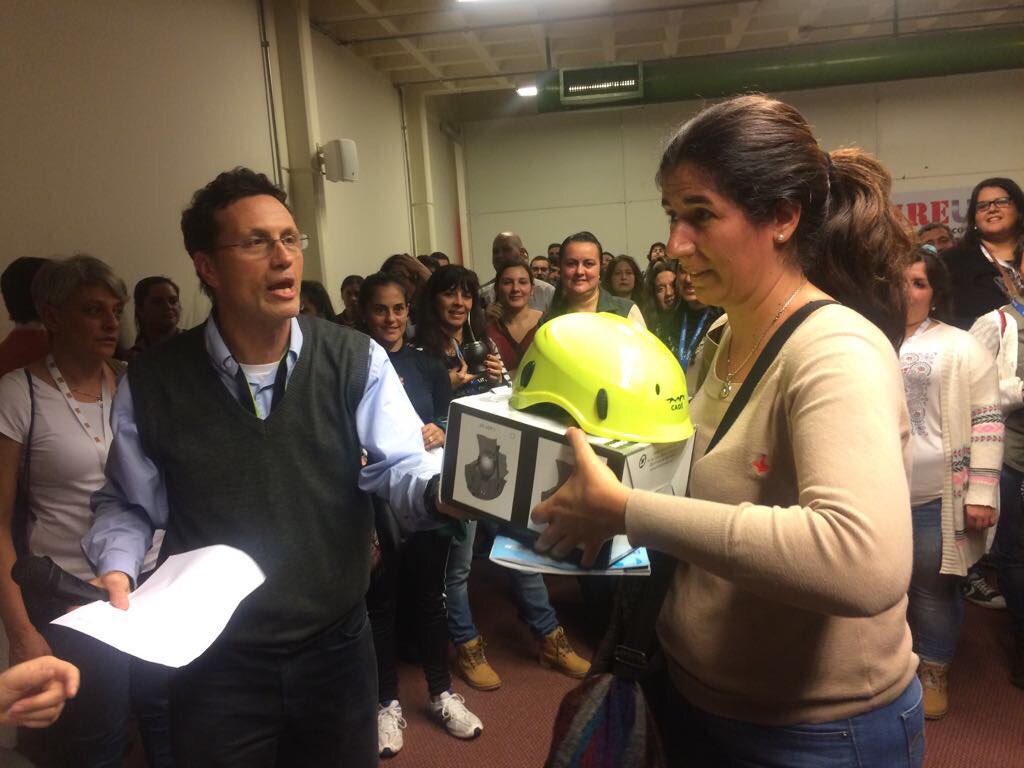 ssouruguay's tweet photo. Sorteo y entrega de premios en #SSO2017 junto al @cthpa #JornadasCTHPA https://t.co/R5wfCbgWkT