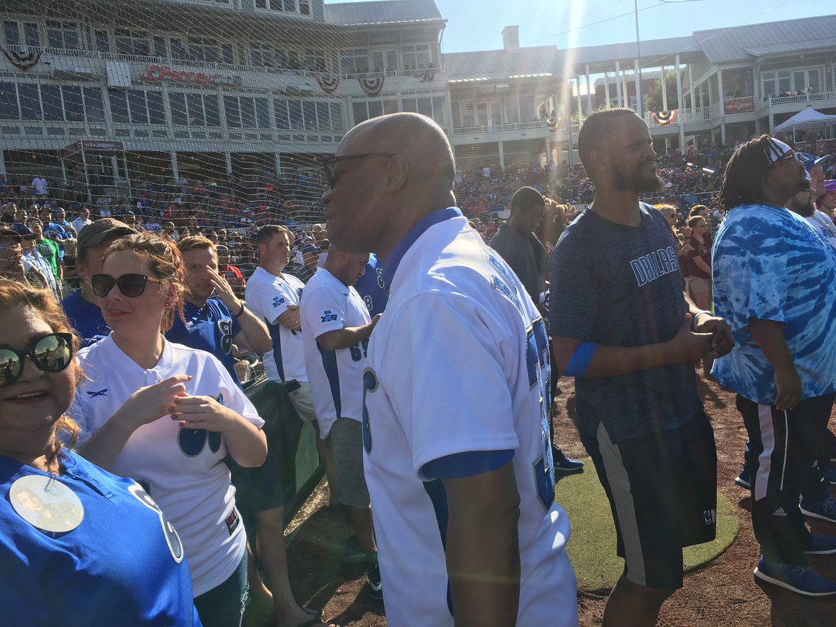 ChiefDavidBrown's tweet photo. Getting ready to throw the first pitch at @swish41's @HeroesCelebrity baseball game. https://t.co/DyzxfKwMSW