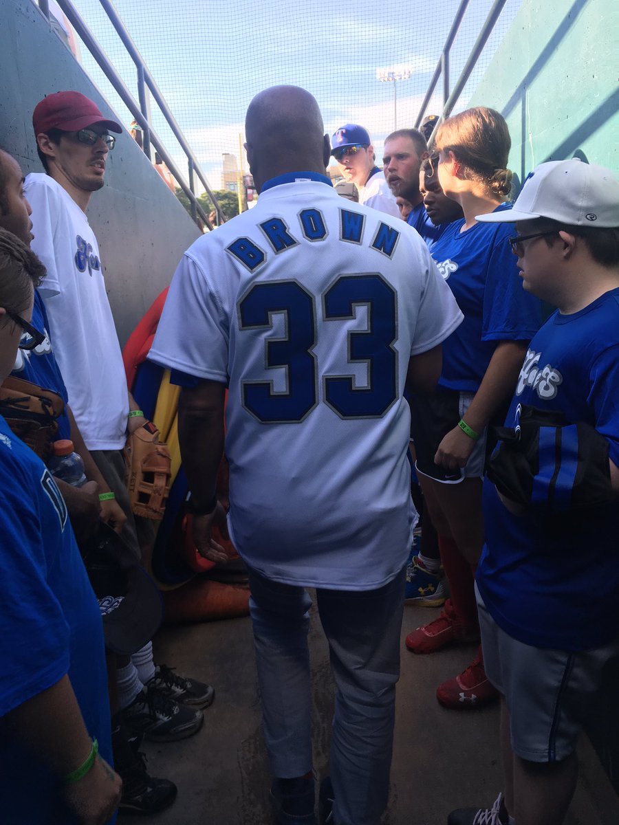 ChiefDavidBrown's tweet photo. Getting ready to throw the first pitch at @swish41's @HeroesCelebrity baseball game. https://t.co/DyzxfKwMSW