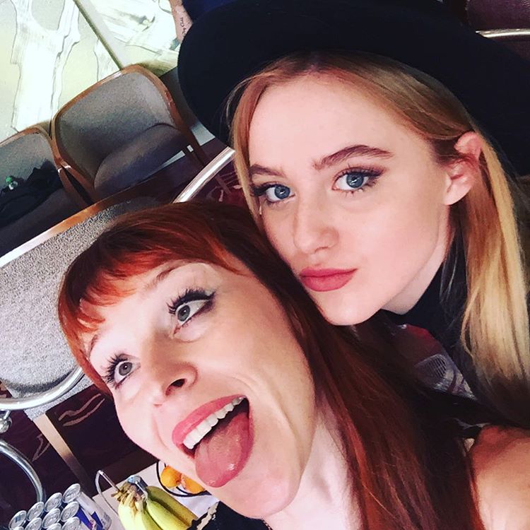KathrynLoveBR's tweet photo. Uma amizade tão preciosa ❤ 
READY FOR WAYWARD SISTERS https://t.co/iesFYEhf9h