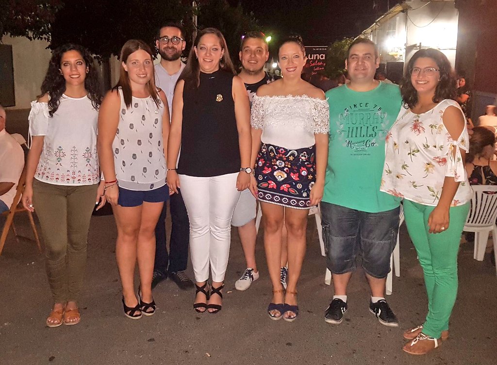 JLFXATIVA's tweet photo. La falla @Selgas_Tovar també celebra Sant Joan! Gràcies per la invitació! #ComboiFaller #JuntsMolemMés https://t.co/QYdGoojZ6w
