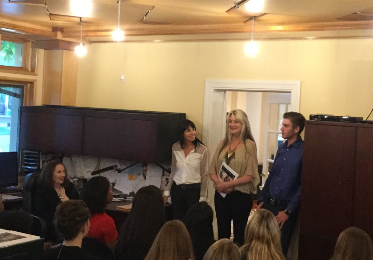 CarynIntl's tweet photo. @lalamodeltalent and Cindy talking to the next great group of talent for today's auditions. #Modeling #Acting #CarynModels #Talent https://t.co/JeQa7qaMZE