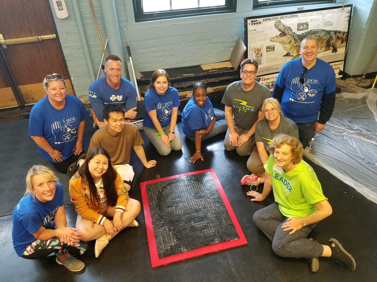 LmarieAsad's tweet photo. Check out this mosaic
the volunteers put together! @ChicagoCares #Servathon2017
@BCBSIL & @RiversCasinoCHI #DoMoreGood #Chicago πͺ https://t.co/deHrK8K8kn