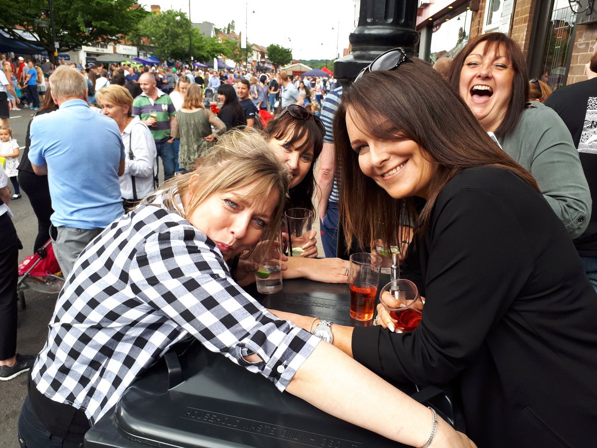 RobPocock1's tweet photo. These ladies kindly let me nick the wheelie bin at #BoldFest they were using as a drinks table! Put up quite a fight for it though... https://t.co/B8OnNM6ZVS