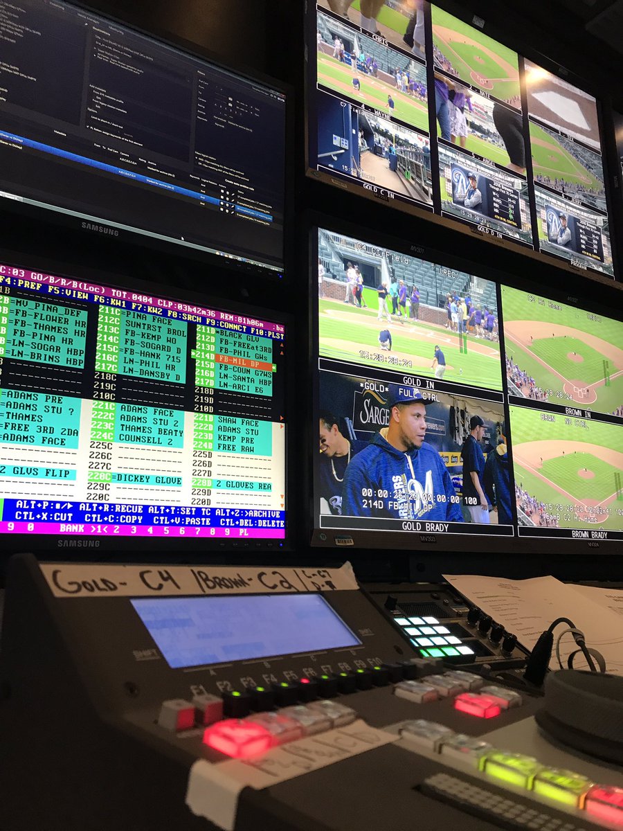 BezuHalliwell's tweet photo. More, more, more! After an 8am call I'm #LeadEVS for #BrewersBraves on @FS1 at 4p! Check my cutz! #livingthedream #EddieSizzahandz https://t.co/EMNtqu4LIe
