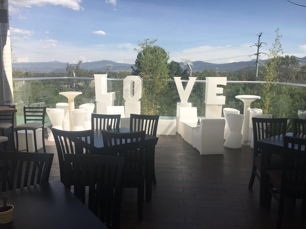 PedregalaMx's tweet image. Con un clima así lo único que se antoja es disfrutar de los amigos en una terraza como la nuestra. #PDGL #CantinaPanorámica #sábado