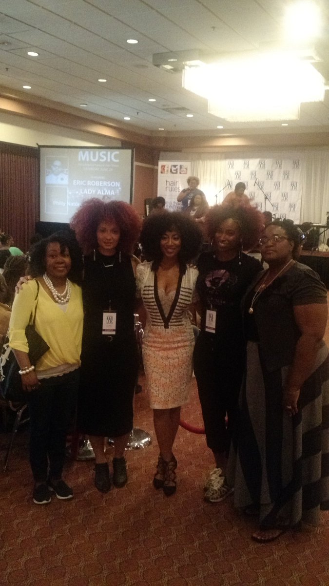 tinkledpink's tweet photo. @Jadedtresses @africamiranda @LusterPink_Int at the @PhilNaturalHair!  The party is nonstop til 7pm!  #teamnatural #phillynaturals #philly https://t.co/sfQw4zjVob