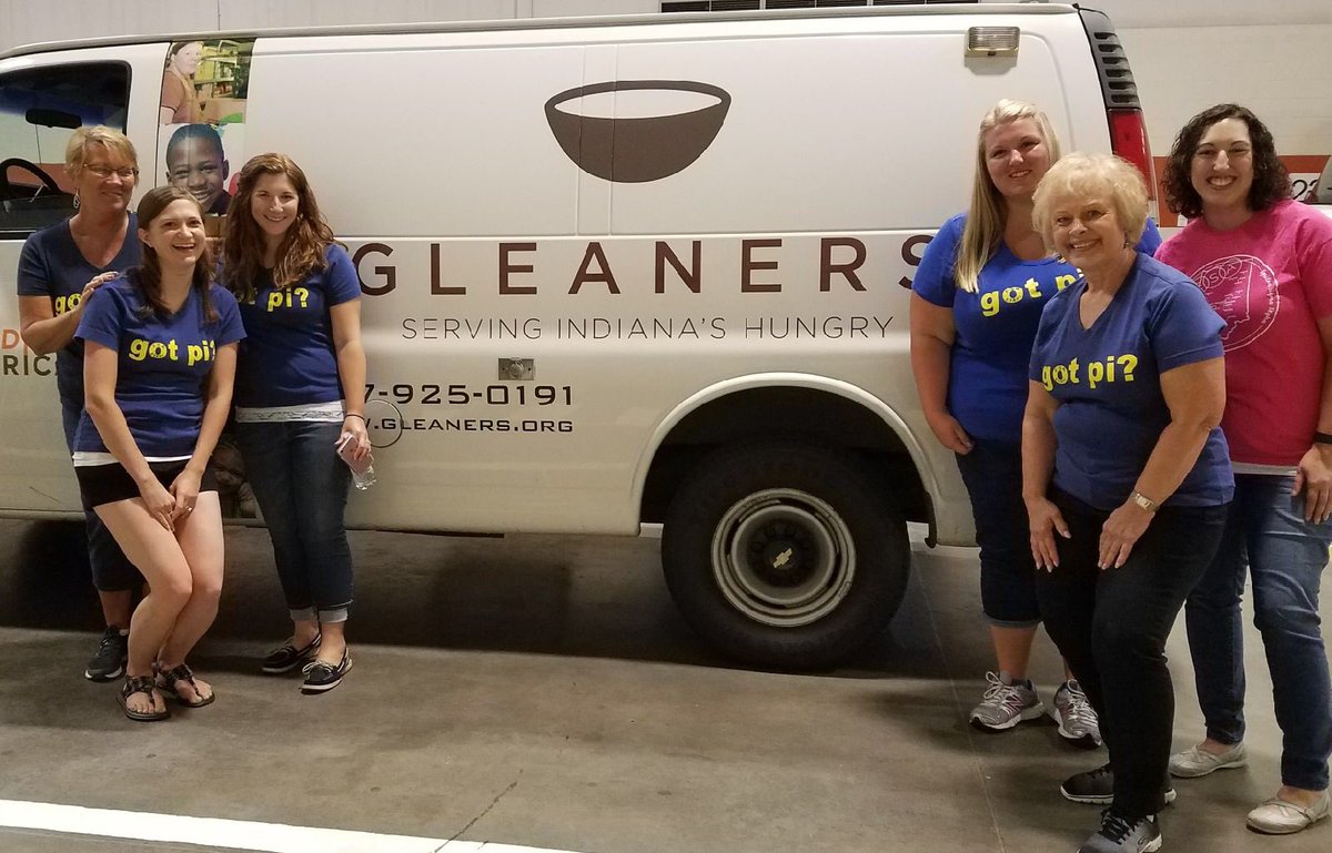 Eta Pi had another great afternoon serving families with <a href="/GleanersFBIndy/">Gleaners Food Bank of Indiana</a> ! 😊