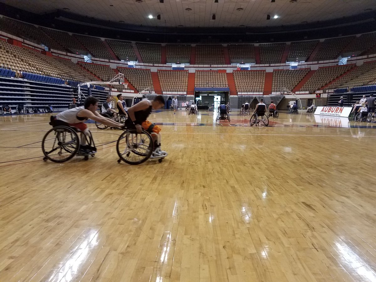 PhillipCWDE's tweet photo. Chair Skills #feeltheburn #WorkHardWork #UTurns #RagingBull #PartnerPulls #HalfCourtTow #TigerTag #PowerStops #WarEagle #Auburn https://t.co/djDMX2n3mN