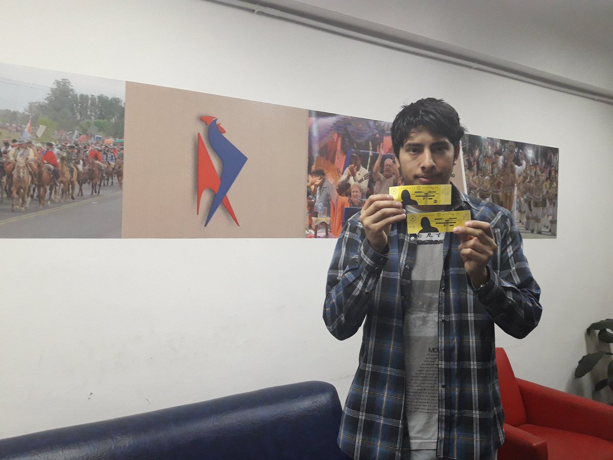 DiarioElLitoral's tweet photo. .@marceloabasto ya tiene sus entradas para disfrutar del show de #Simonimos 👏🤘 https://t.co/EbolG19g6f