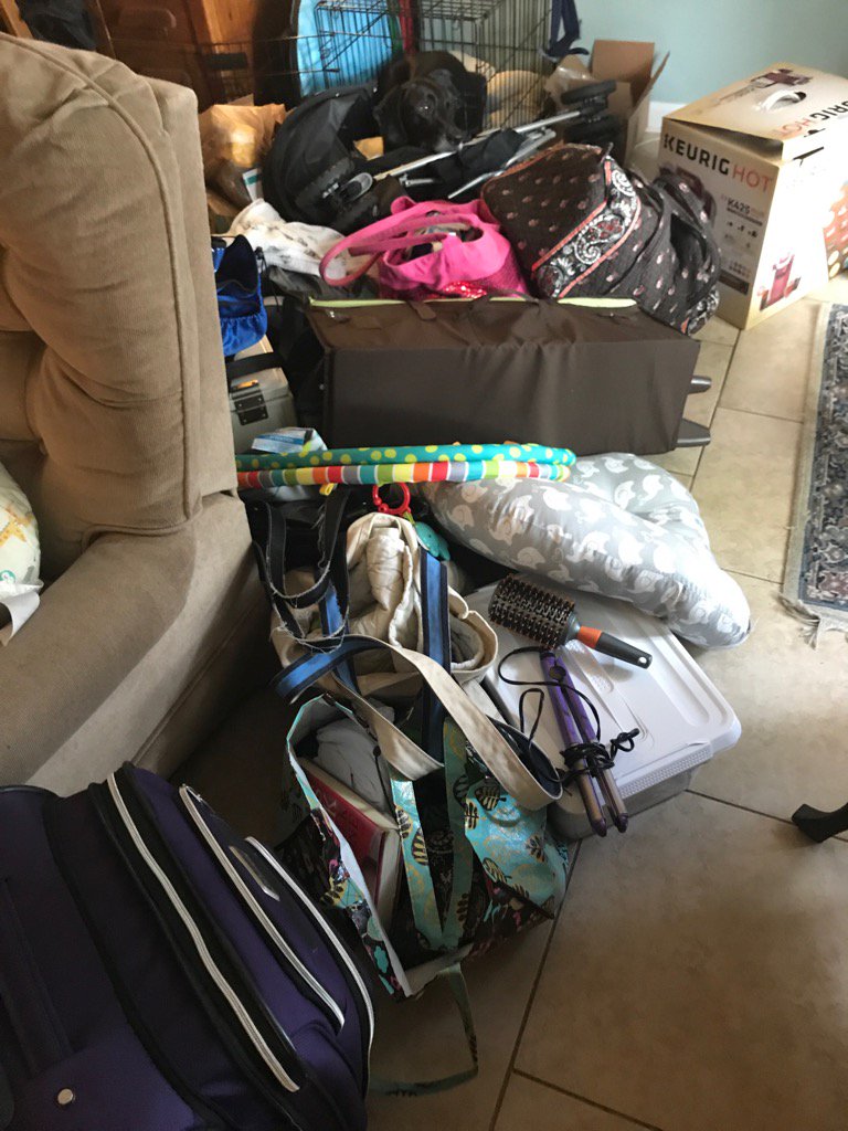 LitLovinMama's tweet photo. Take a vacation they said...it'll be fun they said. #itreallywas #babylifetho https://t.co/ObpUrLPQvP