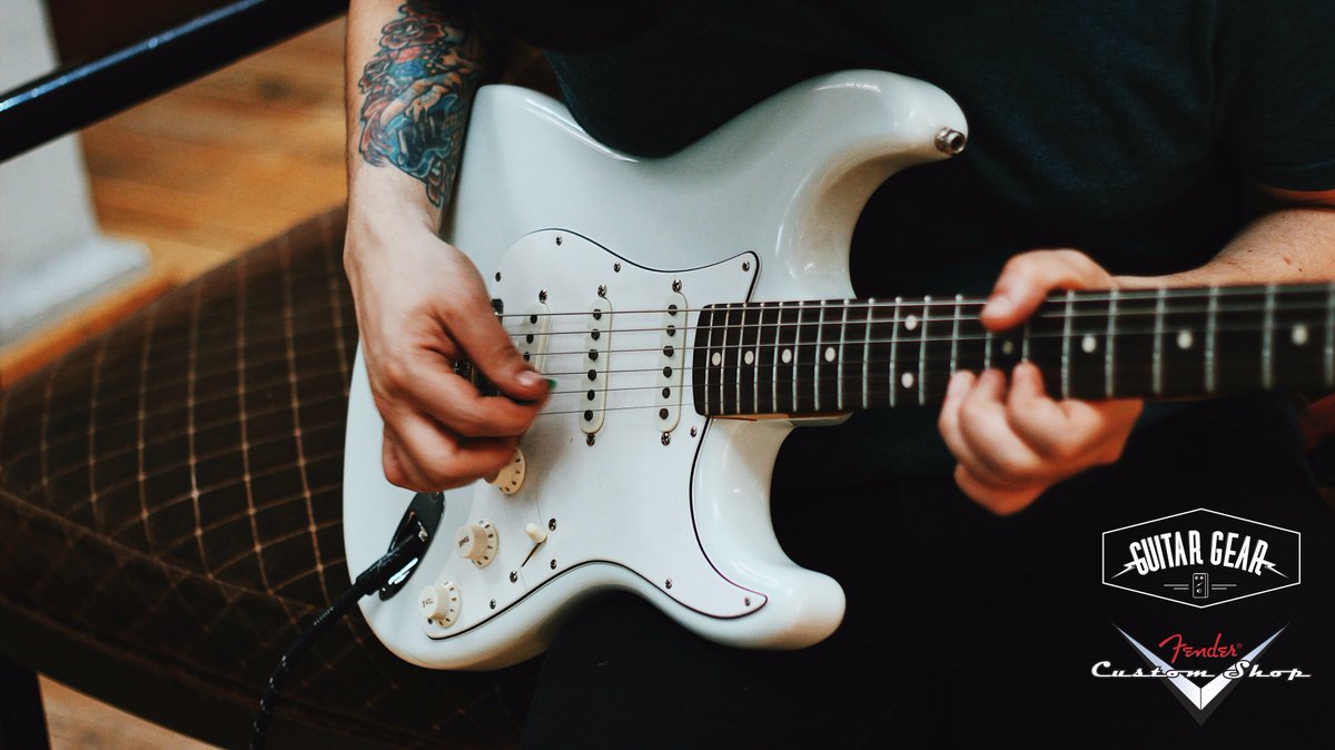 Estar en casa con la mejor compañía
#Straturday <a href="/Fender/">Fender</a> <a href="/FenderCustom/">Fender® Custom Shop</a>