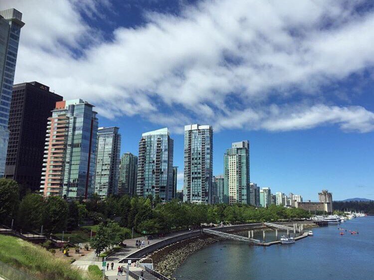 Summer days. 

📸: instagram.com/p/BVtaN2CF-hS/