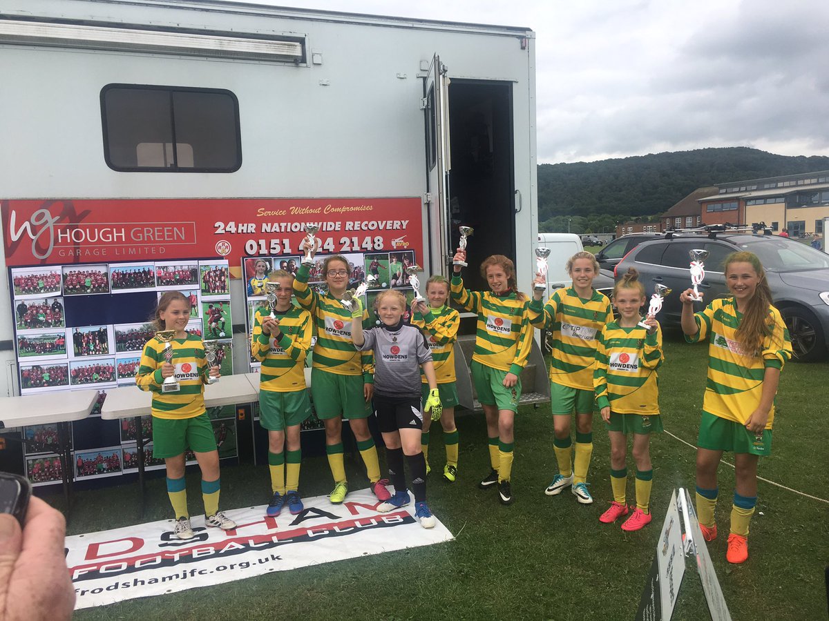 Missmc222's tweet photo. What a day ⚽️👊🏻⚽️ https://t.co/XRYzJSCdR3