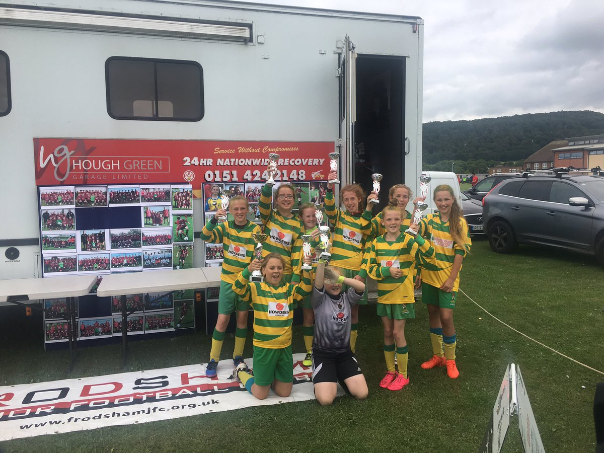 Missmc222's tweet photo. What a day ⚽️👊🏻⚽️ https://t.co/XRYzJSCdR3