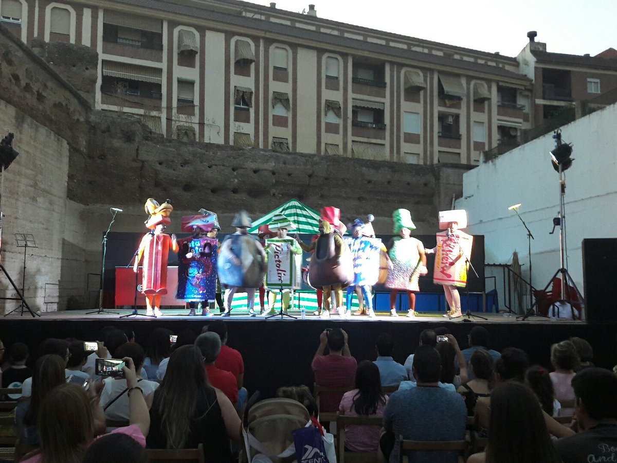 Comienza su actuación el <a href="/CanijodeCarmona/">Invi-ictus</a> @elcanijocom