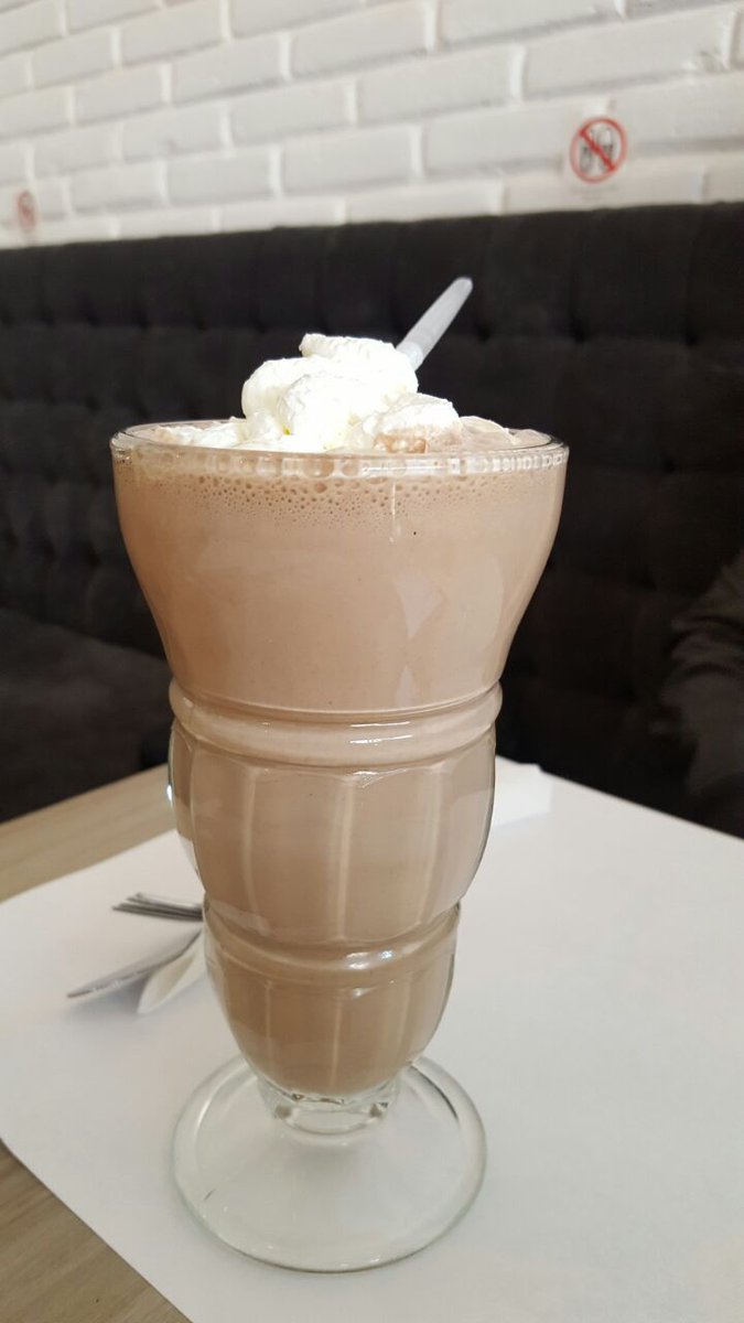 TwittSatélite tweet media