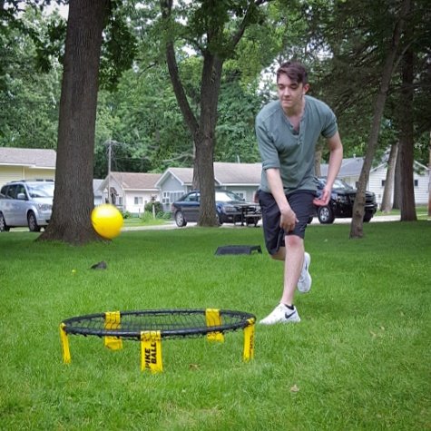 ForgeAC's tweet photo. When #spikeball makes an appearance at the #newliferetreat2017, things get interesting! https://t.co/j8IpUx11rr