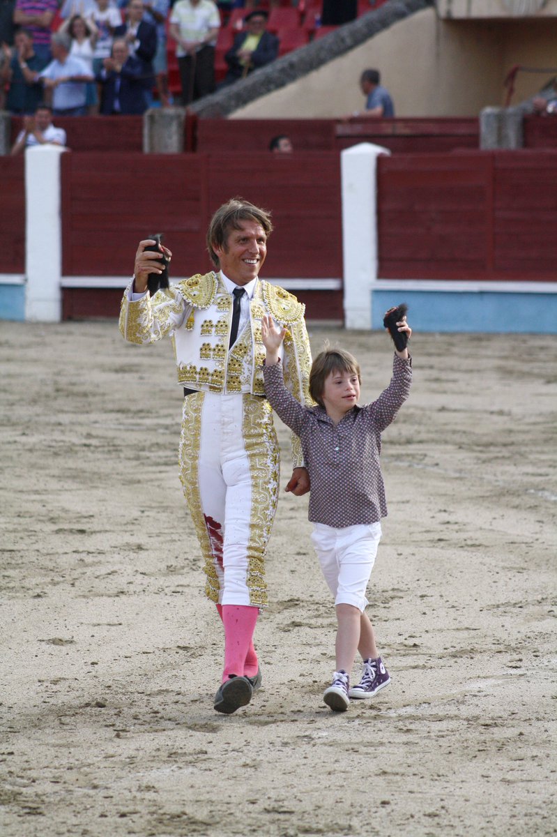 ¡Ningún sueño es demasiado grande ni ningún soñador demasiado pequeño! ¡Feliz por la tarde triunfal en #Segovia vivida con mi gran amigo!