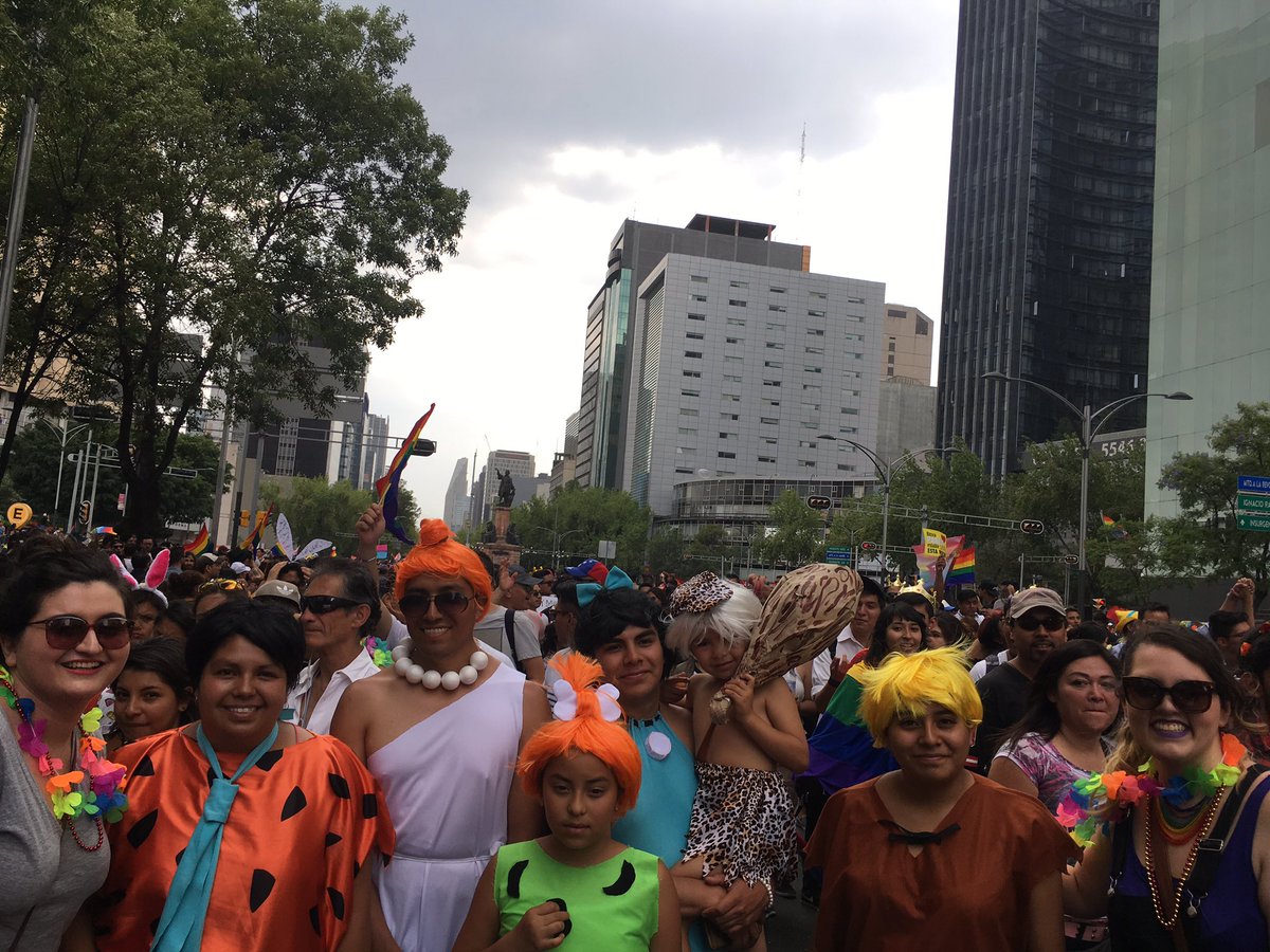 Marianessu's tweet photo. ❤️💚💜💙💛 #loveislove Apoyando a la comunidad #LGBTTTI #Orgullo2017 https://t.co/KRAchPyw7W