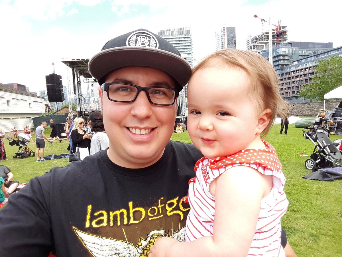 FeelingIndigo87's tweet photo. Violet's first Pow Wow🐾 #NaMeRes https://t.co/aXGC3jknsO