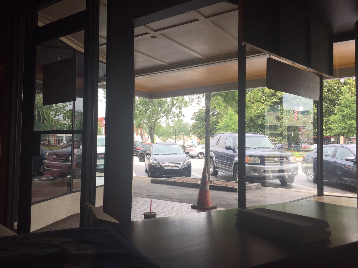 PWChronicles's tweet photo. My view today! Spending my Sat helping setting up Georgia's 1st film & television museum. ❤️ my town! #hollywoodofthesouth #gocovington https://t.co/M443BB1Jgr