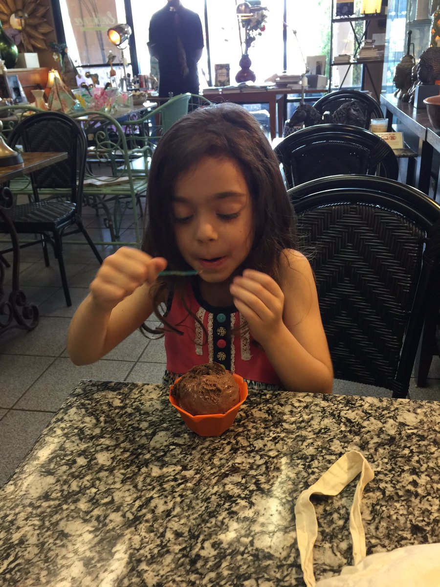 Corporate_Greg's tweet photo. Reward for taking a stroll through the 'hood with me to @Marie_et_Cie #rileyface https://t.co/aPYiDrOKJ2