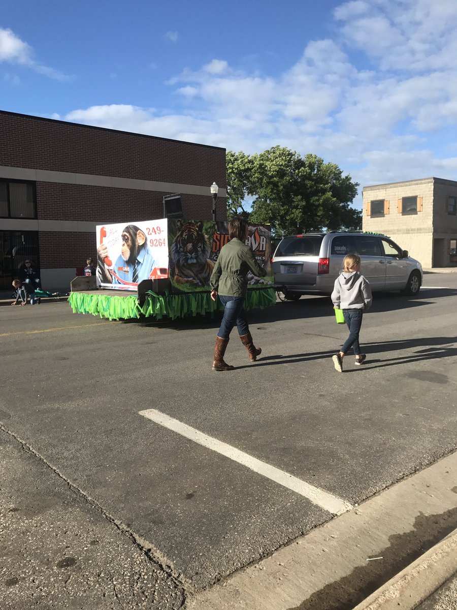 hotrodsw19's tweet image. @SignLava at the Melrose Parade! Love the Monkey!