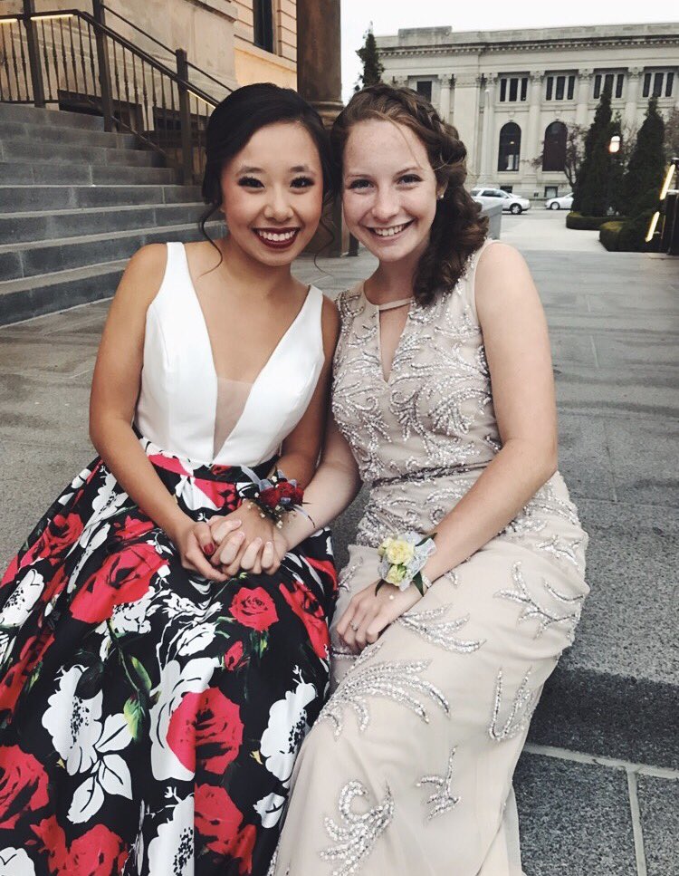 Emily Hou (emily_hou) Twitter