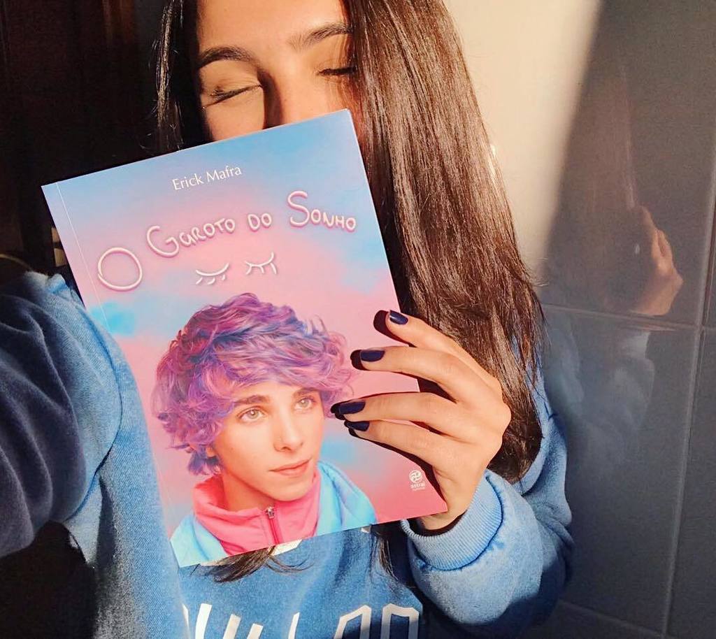 Erick Mafra on X: 💘💘💘 Repostando fotos de vocês com o livro  #OGarotoDoSonho no #DiaDeAmarInfinito 💘💘💘  / X