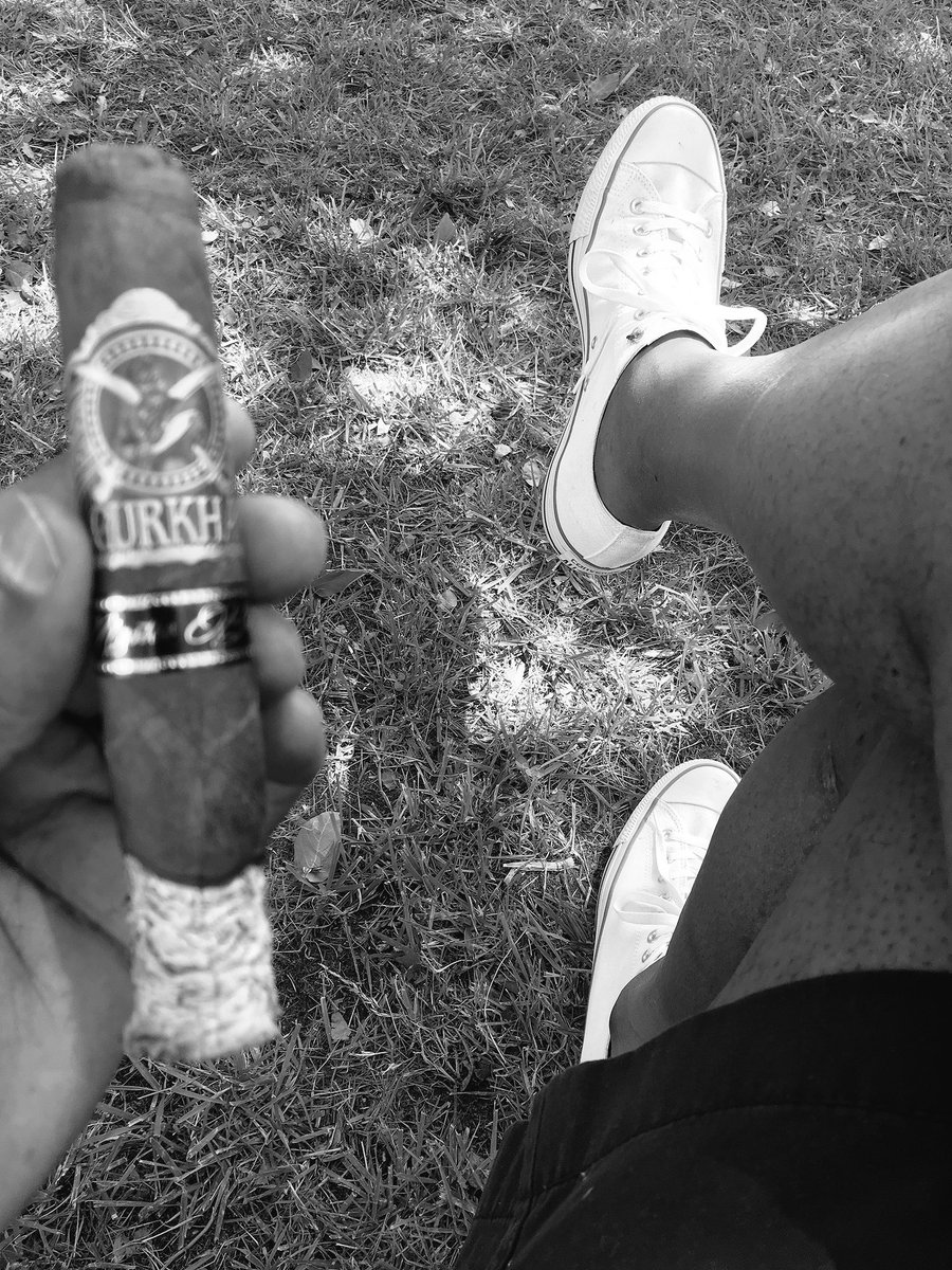 bwhitman2's tweet photo. Happy Saturday! @gurkhacigars #MasterBlack #GurkhaNation #cigarlife #Cigar #Chill #AshHappens https://t.co/kH5yPRBlMv