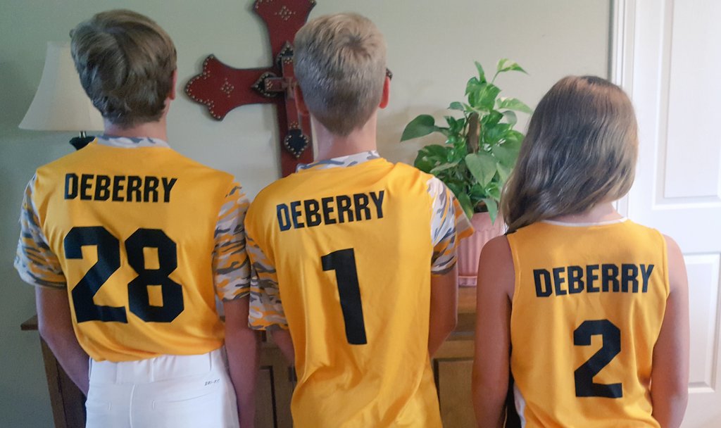 gayleydeemom3's tweet photo. My 3 All Stars!!! ❤❤❤ One plays for the championship tonight... another on Monday. #AWD #PJD #JGD #GSLL #AllStars https://t.co/nldim7WLgk