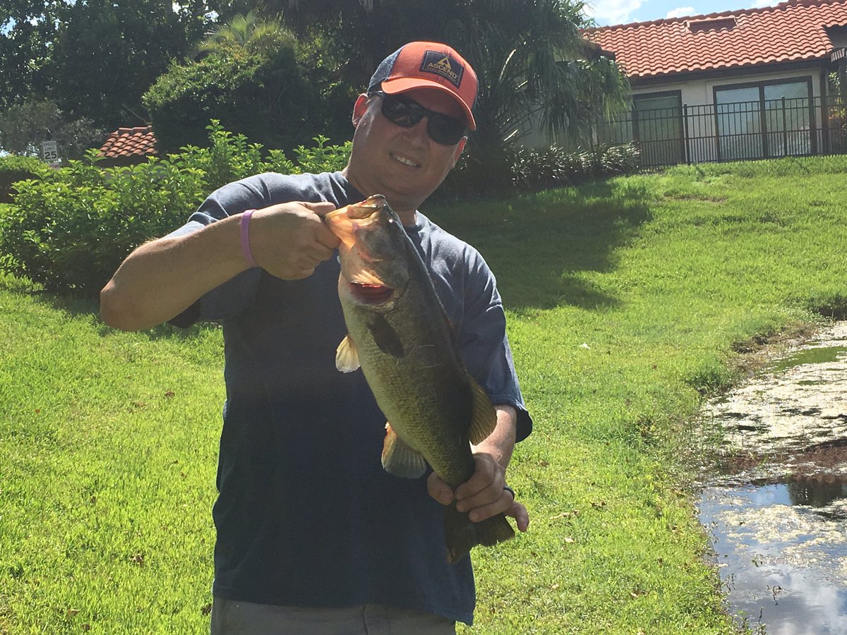 AlanVerlander's tweet photo. Great day hitting some fishing ponds. #relaxation #differentfish #waitingforhuntingseason https://t.co/WNUeDXIhju