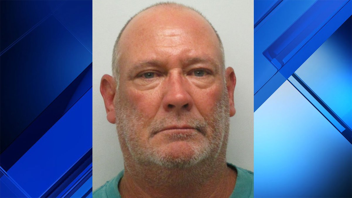 Man runs over Publix employee in Florida Keys, deputies say   bit.ly/2s3wBM5 https://t.co/GaPo39Syug