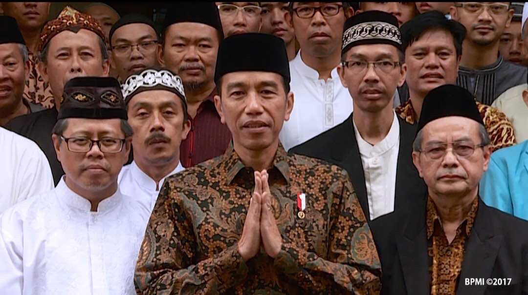 Selamat Idulfitri 1438 H. Hari kemenangan ini adalah momentum untuk kita eratkan persaudaraan dan persatuan -Jkw