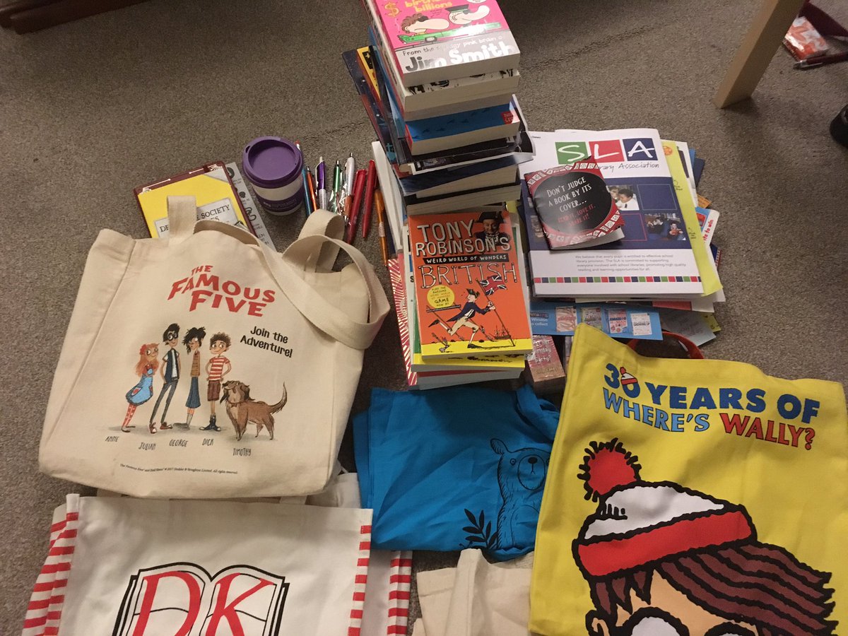 smchs_library's tweet image. Just a few free books, pens and book marks to bring into school on Monday! Just as well I got a couple of free bags too #SLAYLG17