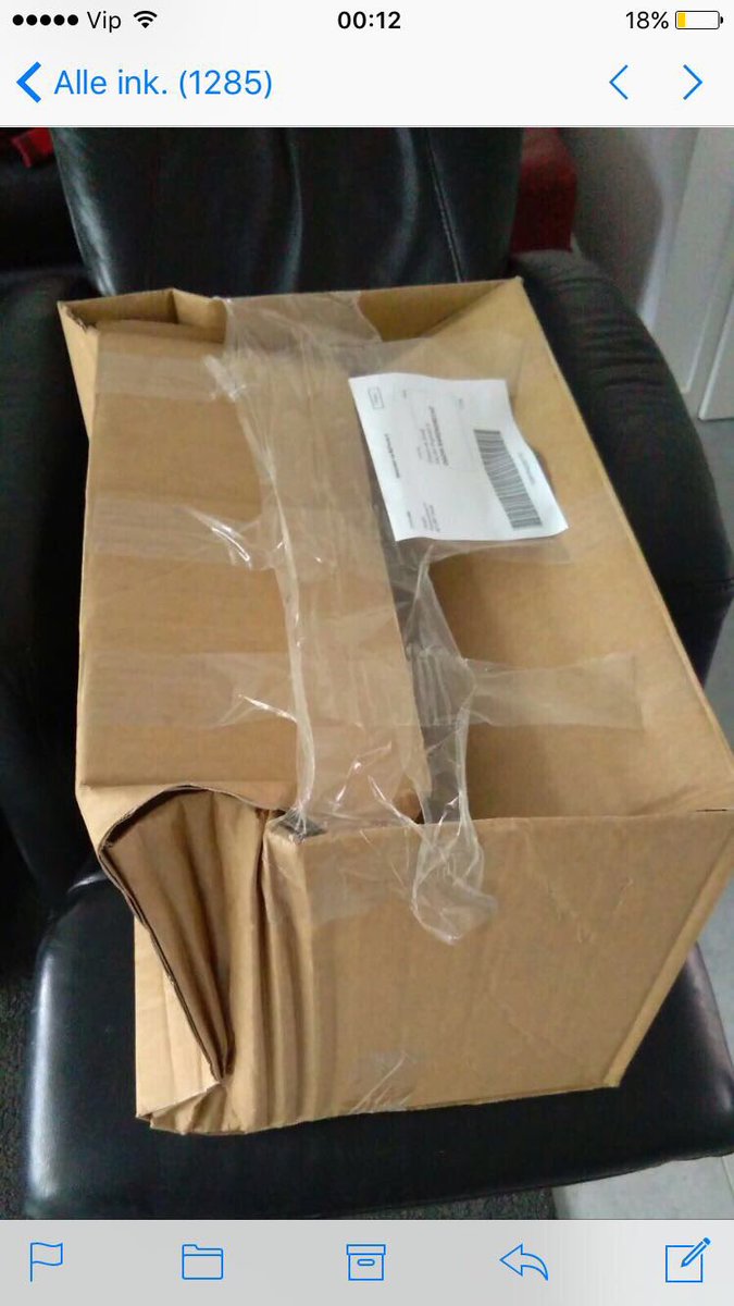Bedankt <a href="/PostNL/">PostNL</a> dat jullie zo met de pakketjes van onze klanten omgaan! #schandalig #dieptriest