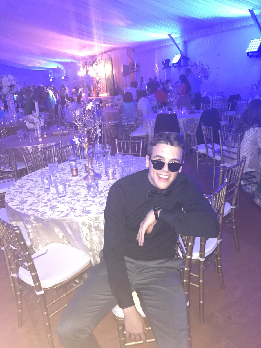 therealcbeck_'s tweet photo. All I can do is thank the lord for this glo up 🙏🏽 https://t.co/EttLKNbLAs