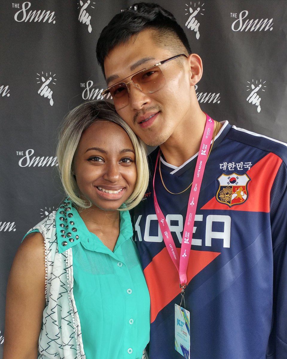 lehxra's tweet photo. I got to meet Justin Kim from America's Next Top Model Cycle 22. So awesome!
#antm #justinkim #KCON17NY #the8mm https://t.co/TIq5Ow7hK5
