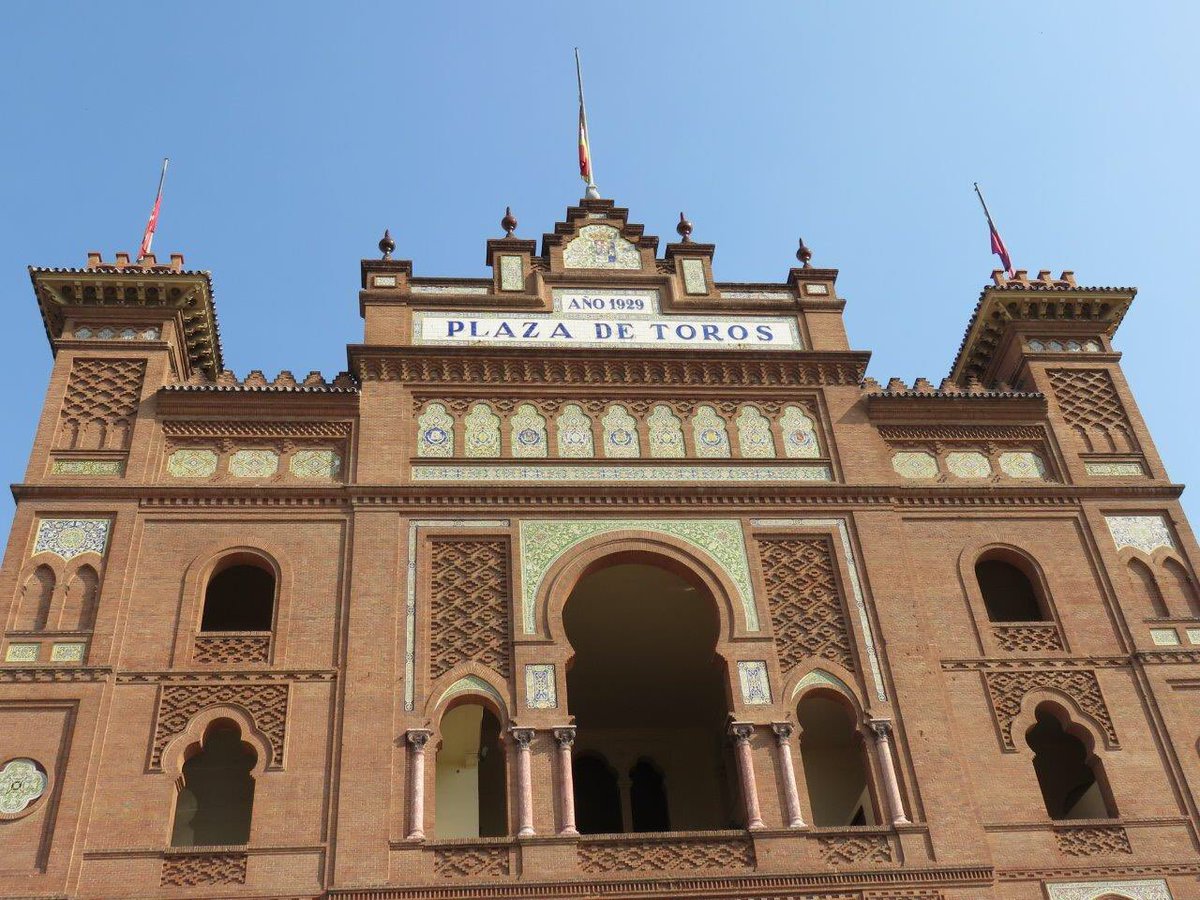 The SJMC sent another group of students to Spain. Among their early stops? Plaza de Toros, a Madrid bull-fighting museum #SJMCStudyAbroad 🇪🇸