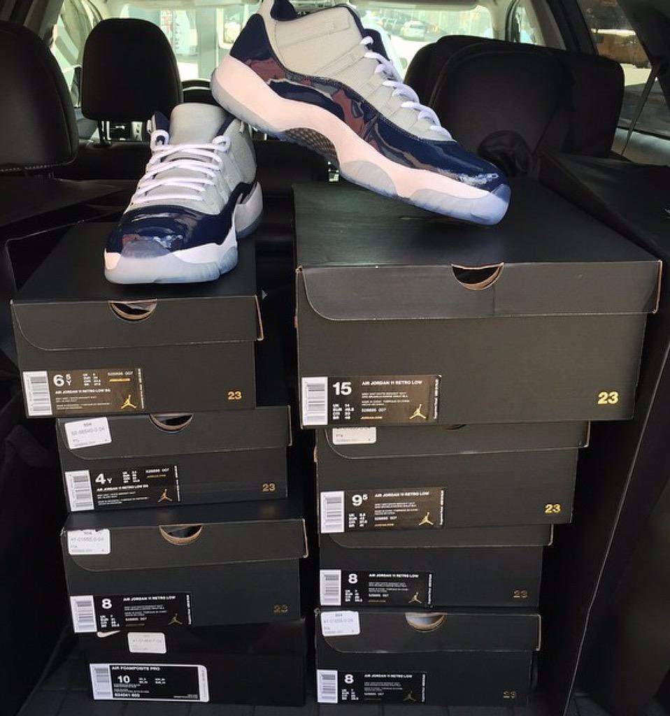 RealLocoMods's tweet image. Retro 11 lows $200 or best offer