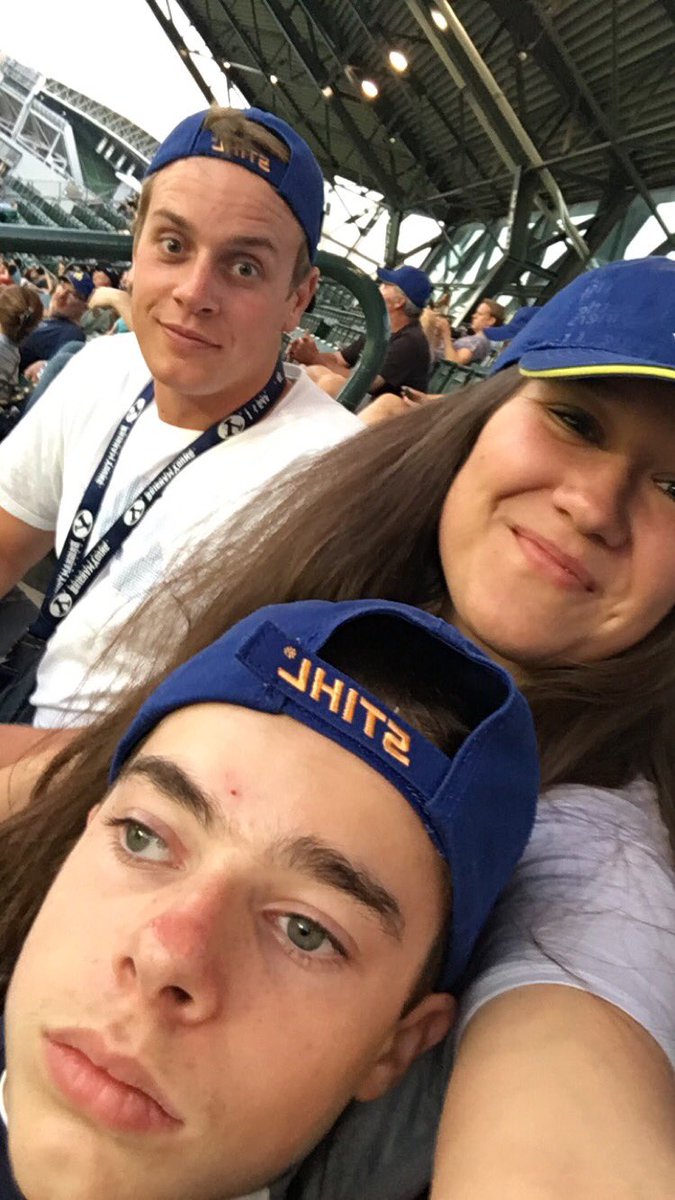 morgspoon's tweet photo. Go 'NERS!! ⚾️🇺🇸 #whereiroot #mariners77 https://t.co/bRkdosceRw