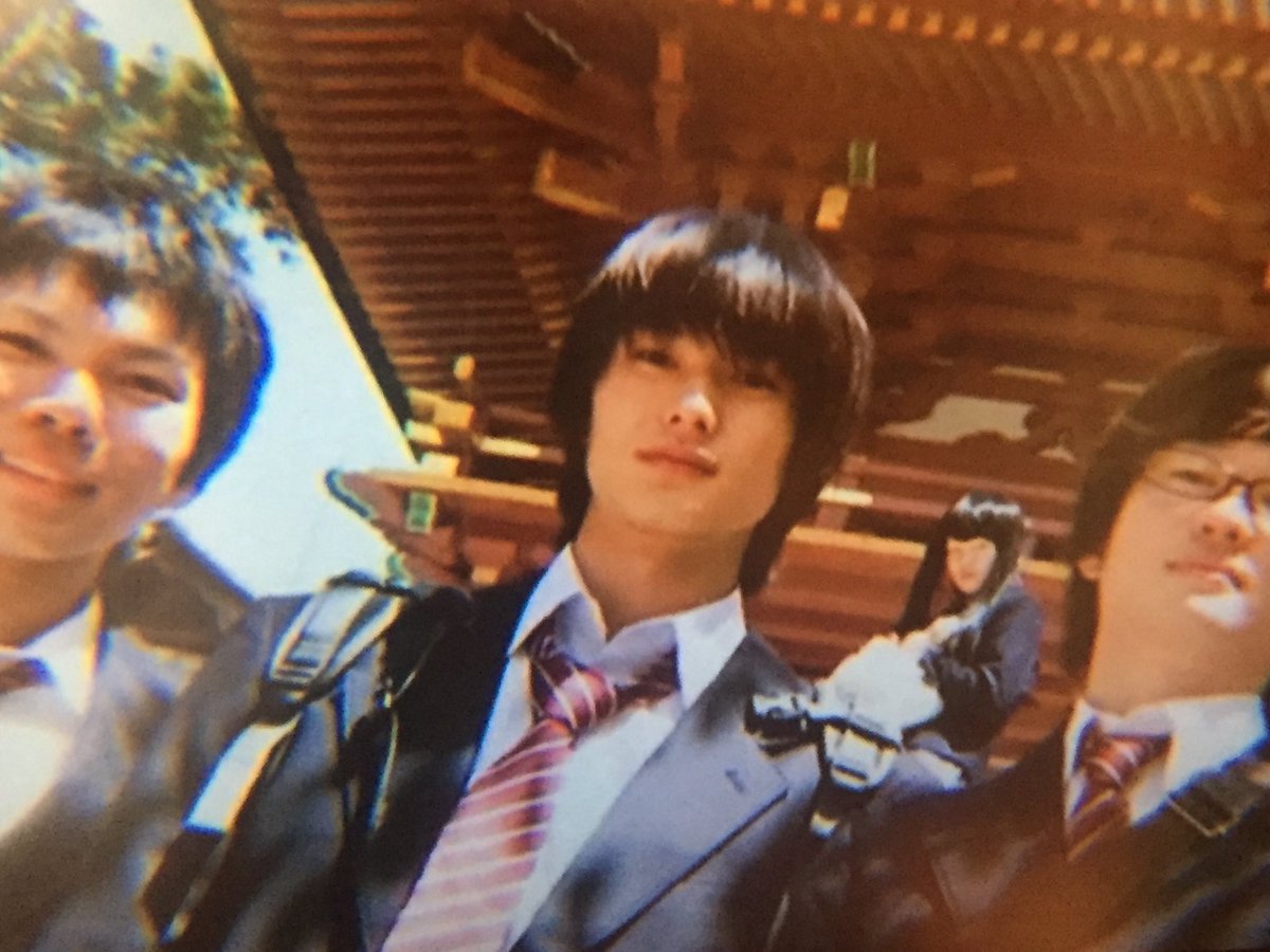 紫織 試験期間につき低浮上 重力ピエロお話がすごい好きってわけではないんだけど岡田将生さんが幼いし制服着てるし 恵まれてる様に見えるけど実は精神不安定で複雑な生い立ちに苦しむんだけど家族の絆で笑えるようになるっていう流れが好みなのでふとした