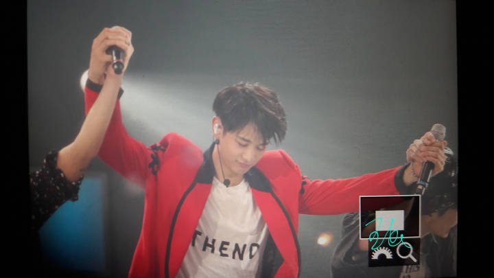 Minhomes1209's tweet photo. [preview]SHINee World V in BKK #minho #민호 https://t.co/5BS57utuRq