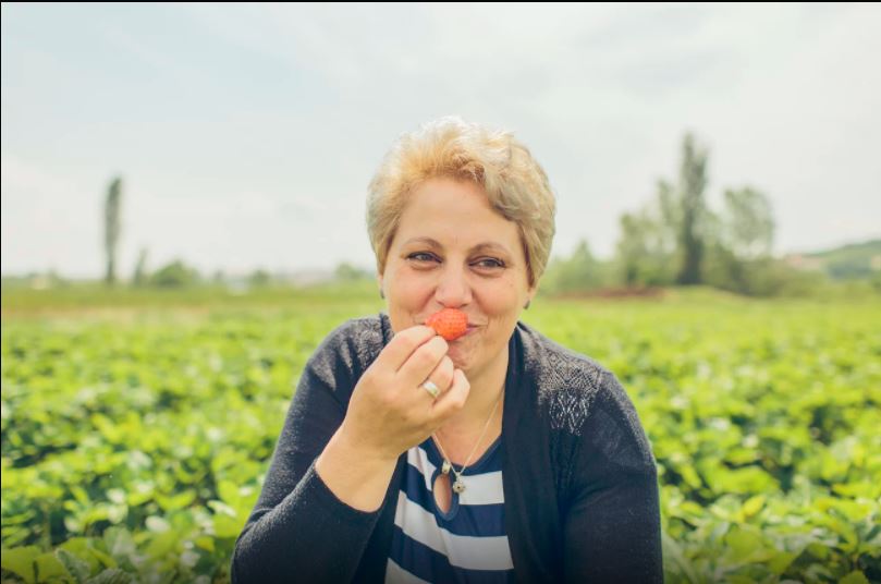 USAID's tweet photo. JOIN US on Instagram for #DCATakeover Day 2: A #strawberry #farmer in #Kosovo doubles #biz. #womenbiz #DCAStories https://t.co/3hARQF6Ylk https://t.co/PkNk3pylky