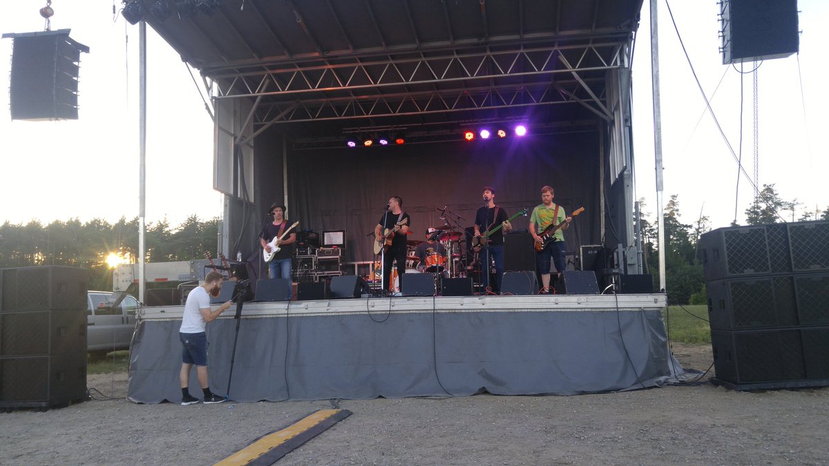 springwatertwp's tweet photo. The @robwattsmusic is on the main stage now #CelebrateSpringwater https://t.co/MjigfI4sKe