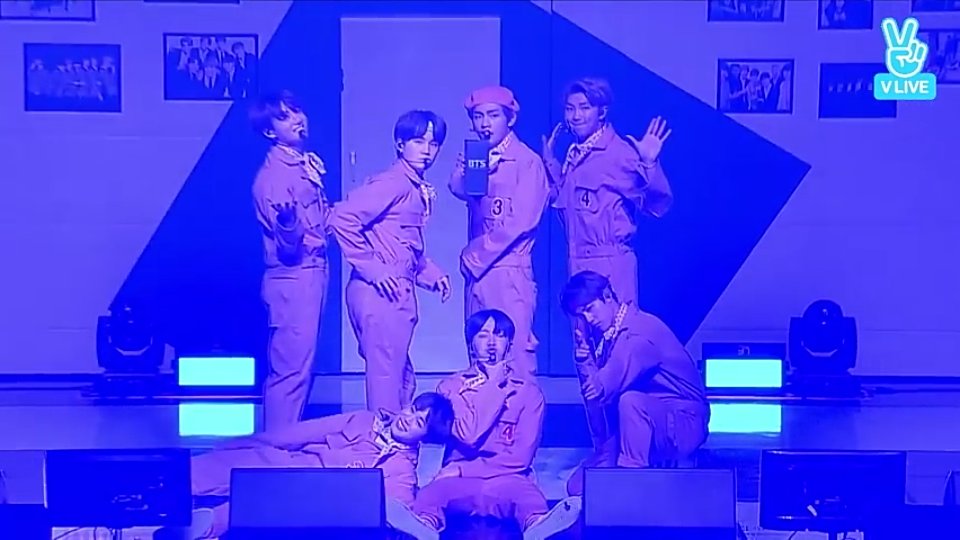 Btspicse07's tweet photo. #4yearswithbts #bts https://t.co/mxjqMUyKh6