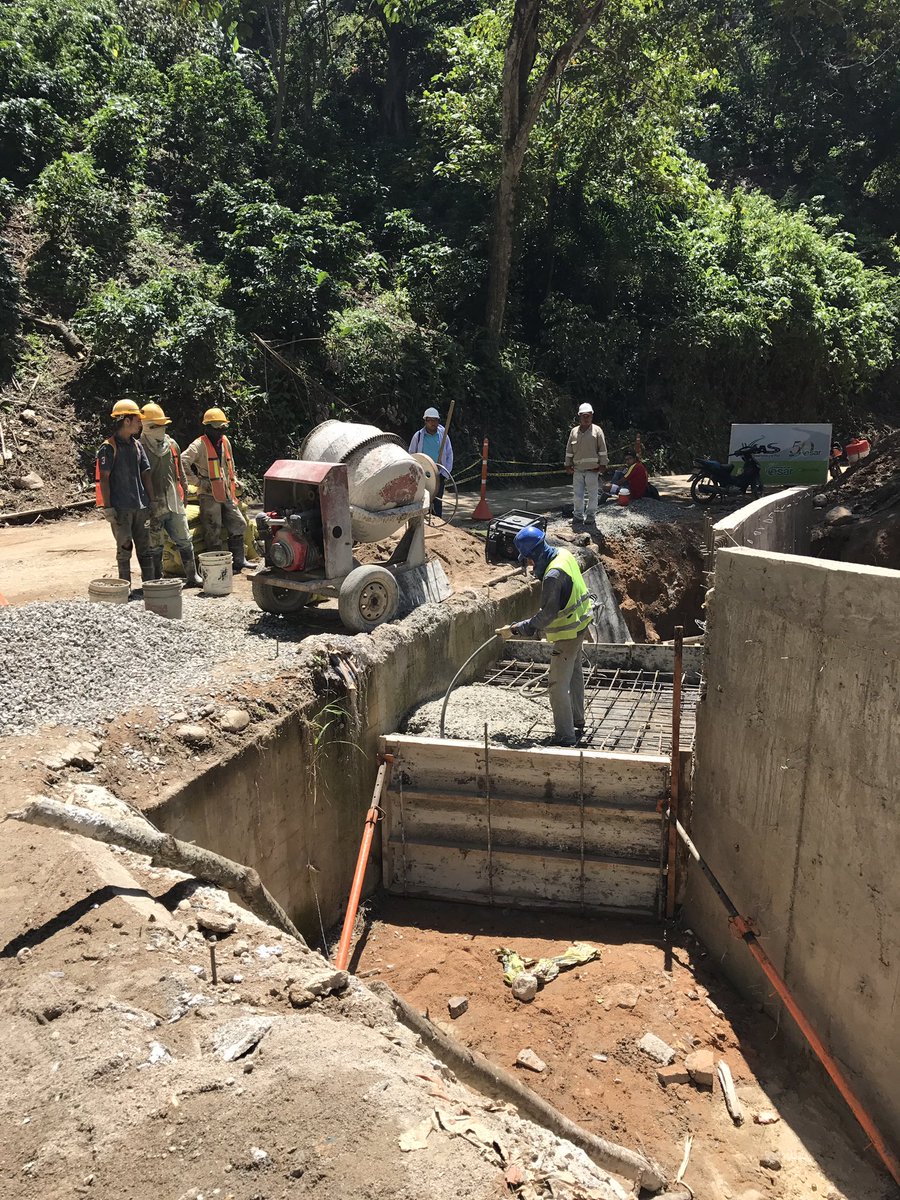 fedemardaza's tweet photo. Avanza a buen ritmo vía Zanjón - Pueblo Bello, con la construcción de muros, filtros, alcantarillas y conformación de calzada. @FrancoOvalle https://t.co/3mRsl7sPna
