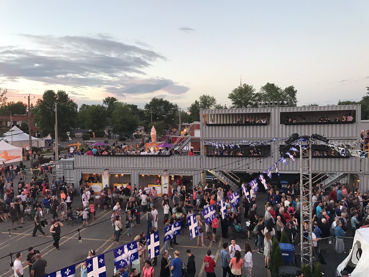 La foule est belle à voir en ce soir de Fête nationale ! #jesuiscirque